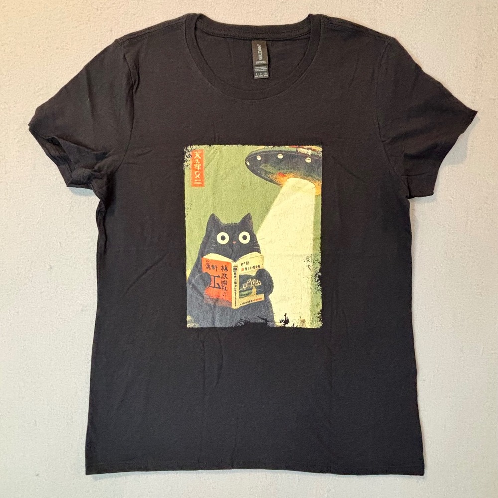 Gildan Softstyle Black Cat UFO Alien Abduction Graphic Tee Shirt Womens Small